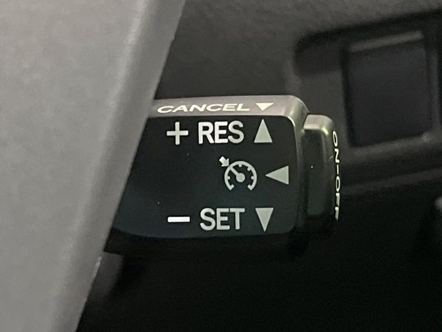 �y�N���[�Y�R���g���[���z�������H�����N���N���s�B�A�N�Z���𗣂��Ă���葬�x�ő��s���ł��A�������^�]���̕��S���y��!�����E�������ȒP�ȃX�C�b�`����Œ����ł��܂��B