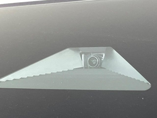 �y�z���_�Z���V���O�z���s���ɑO���̎ԗ�����F�����A�Փ˂������Ȏ��͌x��ƃu���[�L�ŏՓˉ���Ɣ�Q�y�����A�V�X�g�B�����S�Ƀh���C�u�����y���݂��������܂��B