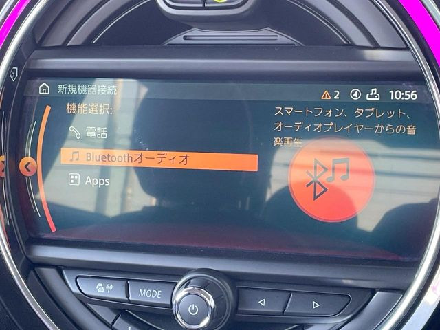 �������i�r:��̊��̂���i�r�́A����������ԓ������o���Ă���܂��BBluetooth�Đ��ȂǃI�[�f�B�I�@�\���[�����Ă���܂��̂ŁA�^�]�����y���߂܂���