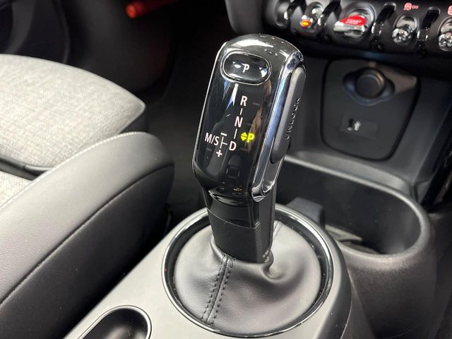 ��MT���[�h�t��AT:�ʏ�͎����ł����Ȃ���ϑ�(�M�A�`�F���W)���h���C�o�[�̑���ɂ���ĈӐ}�I�ɕς�����V�X�e���ł��B����w���i�̃h���C�u�����y���݂��������܂�!