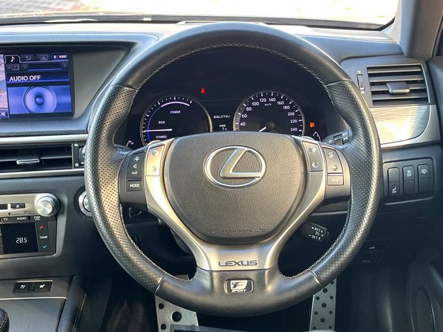 �y�����v�����X�e�A�����O�z�㎿�Ȋv���g�p���邱�ƂŁA��ɂ����������݂ƂĂ��^�]���₷���n���h���ł���