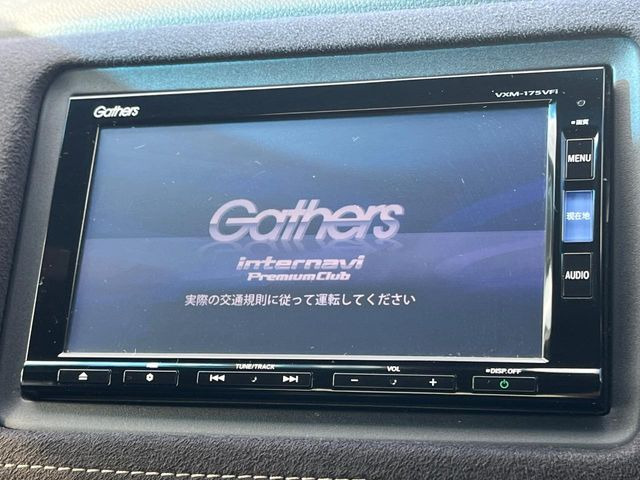 �y�����i�r�z�l�C�̏����i�r�𑕔����Ă���܂��B�i�r�̎g���₷���͂������A�I�[�f�B�I�@�\���[��!�L�����v�◷�s�͂������A�ʋ΂┃�����ȂǕ��i�̃h���C�u���y�����Ȃ�͂���