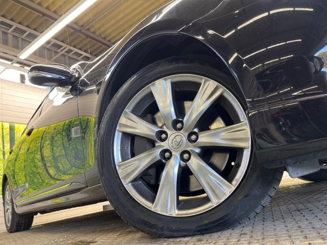 �y����17�C���`�A���~�z�C�[���z�O�ςɃ}�b�`���������A���~�z�C�[���𑕒����Ă���܂��B�e��ЊO�A���~�z�C�[����A�X�^�b�h���X�^�C�����戵�����Ă���܂��B���񂲑��k����������