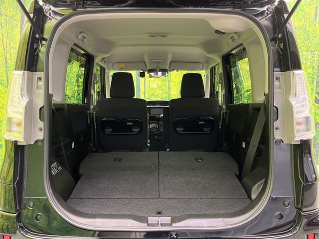 ���i�̂���������ʋ΁A���}���ɏ\���ȉ׎��X�y�[�X���m�ۂ��Ă���܂��B�Z�J���h�V�[�g��|���ƁA�傫�ȉו��̐ύڂ��\�ł���