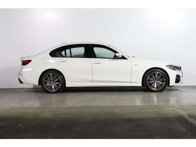 3シリーズセダン330e Mスポーツ