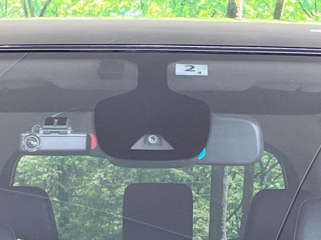 �y�C���e���W�F���g�G�}�[�W�F���V�[�u���[�L�z�t�����g�J�����őO���̎ԗ�����s�҂����m�B�Փ˂������Ȏ��͏Փ˔�Q�y���u���[�L���쓮�A�Փˉ�����T�|�[�g�B�����S�Ƀh���C�u�����y���݂��������܂��B