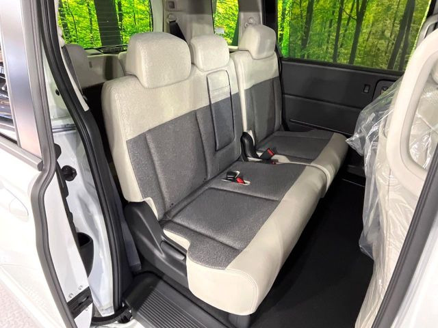 高品質なオリジナルフロアマットもオプションにてご用意しております。お好きなデザインやカラーをお車に合わせて選んでいただくことができます♪