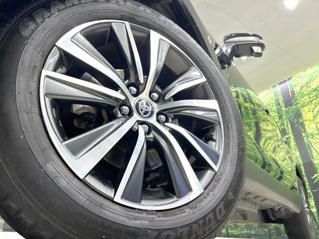 �y����18�C���`�A���~�z�C�[���z�O�ςɃ}�b�`���������A���~�z�C�[���𑕒����Ă���܂��B�e��ЊO�A���~�z�C�[����A�X�^�b�h���X�^�C�����戵�����Ă���܂��B���񂲑��k����������