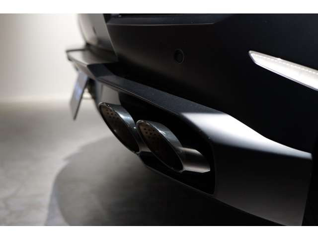 �_�[�N�N���[���}�t���[�G���h