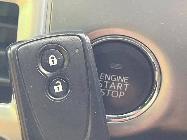 �y�L�[�t���[�V�X�e���z�J�o����|�P�b�g�ɓ��ꂽ�܂܂ł��h�A�̎{���E�������\�ȃX�}�[�g�L�[�𑕔��B�G���W���̃I���E�I�t�����J�M�����o���K�v����������Ƃ��Ă��֗��ł���