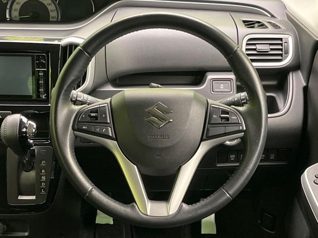 �y�����v�����X�e�A�����O�z�㎿�Ȋv���g�p���邱�ƂŁA��ɂ����������݂ƂĂ��^�]���₷���n���h���ł���