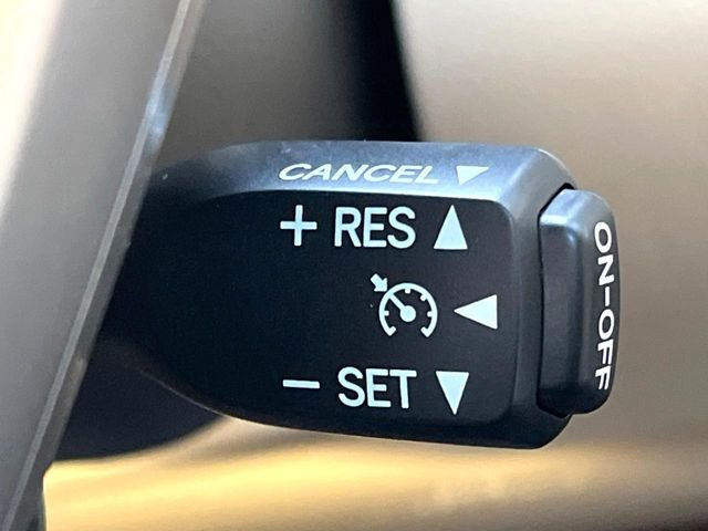 �y�N���[�Y�R���g���[���z�������H�����N���N���s�B�A�N�Z���𗣂��Ă���葬�x�ő��s���ł��A�������^�]���̕��S���y��!�����E�������ȒP�ȃX�C�b�`����Œ����ł��܂��B