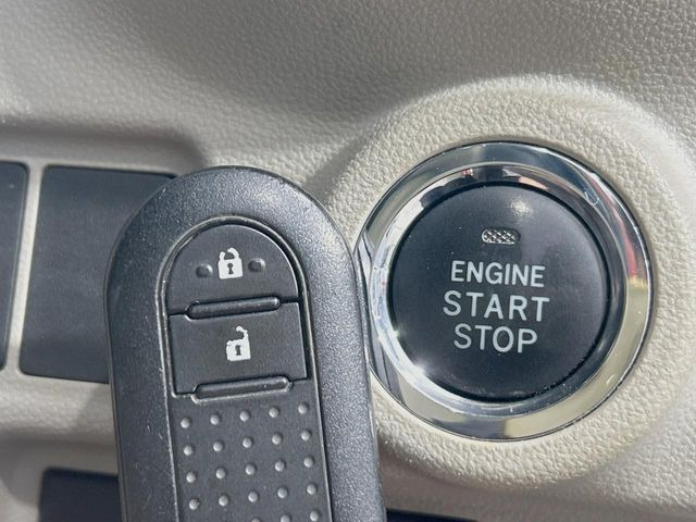 �y�L�[�t���[�V�X�e���z�J�o����|�P�b�g�ɓ��ꂽ�܂܂ł��h�A�̎{���E�������\�ȃX�}�[�g�L�[�𑕔��B�G���W���̃I���E�I�t�����J�M�����o���K�v����������Ƃ��Ă��֗��ł���