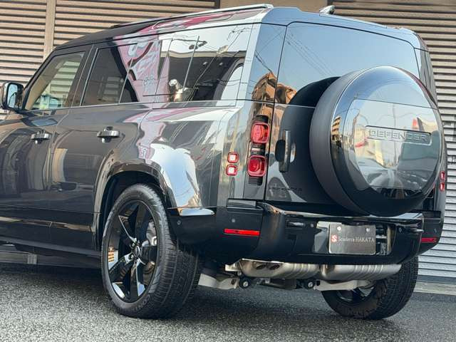 �X�}�[�g�L�[�E���[�t���[��&�K���X�E�X���C�f�B���O���[�t�E�{�f�B���F�w�ʃ^�C���J�o�[�B