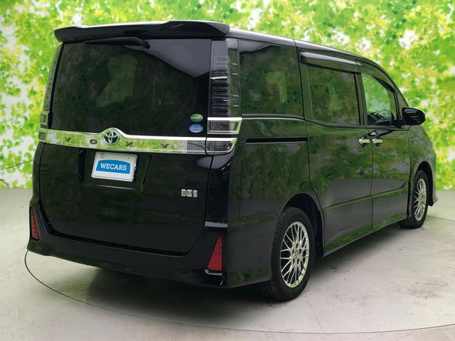 ヴォクシー1.8 ハイブリッド ZS 煌III