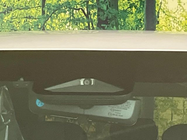 �y�g���^�Z�[�t�e�B�Z���X�z���s���ɑO���̎ԗ�����F�����A�Փ˂������Ȏ��͌x��ƃu���[�L�ŏՓˉ���Ɣ�Q�y�����A�V�X�g�B�����S�Ƀh���C�u�����y���݂��������܂��B