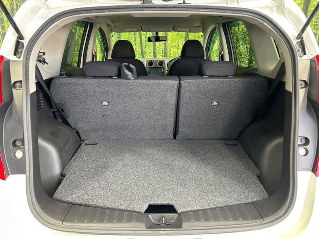 ���i�̂���������ʋ΁A���}���ɏ\���ȉ׎��X�y�[�X���m�ۂ��Ă���܂��B�Z�J���h�V�[�g��|���ƁA�傫�ȉו��̐ύڂ��\�ł���