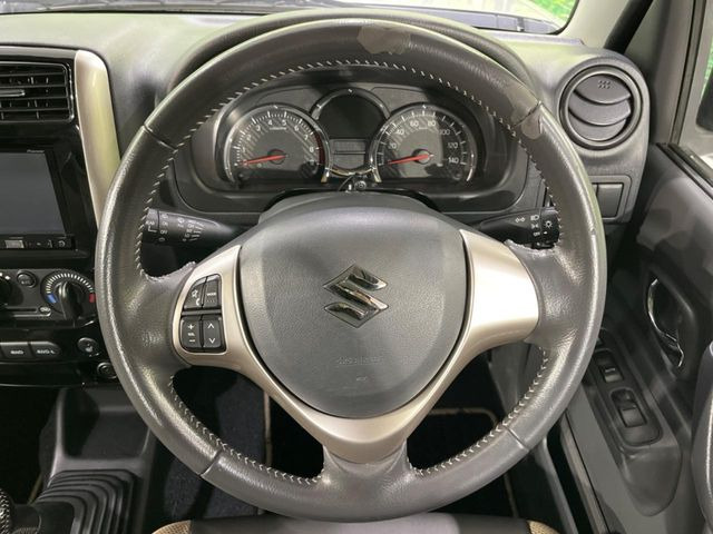 �y�����v�����X�e�A�����O�z�㎿�Ȋv���g�p���邱�ƂŁA��ɂ����������݂ƂĂ��^�]���₷���n���h���ł���