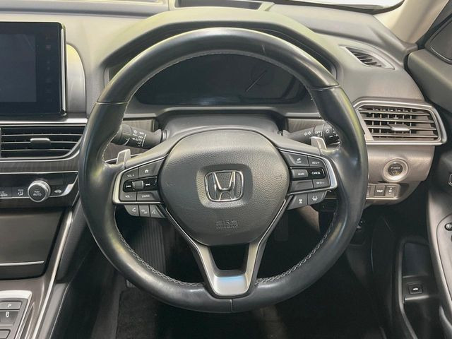 �y�����v�����X�e�A�����O�z�㎿�Ȋv���g�p���邱�ƂŁA��ɂ����������݂ƂĂ��^�]���₷���n���h���ł���