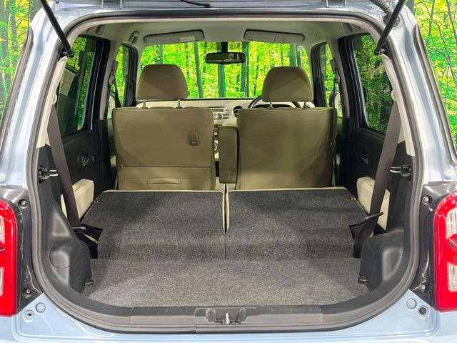 ���i�̂���������ʋ΁A���}���ɏ\���ȉ׎��X�y�[�X���m�ۂ��Ă���܂��B�Z�J���h�V�[�g��|���ƁA�傫�ȉו��̐ύڂ��\�ł���