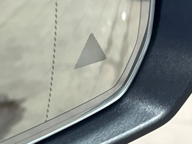 ���u���C���h�A�V�X�g�Z���T�[:���p����̎Ԃ����m���A�h���C�o�[���Ԑ��ύX���s���ۂɁA�x�����Ƌ��ɒ��ӂ𑣂��Ă������S�x���@�\�ł�!