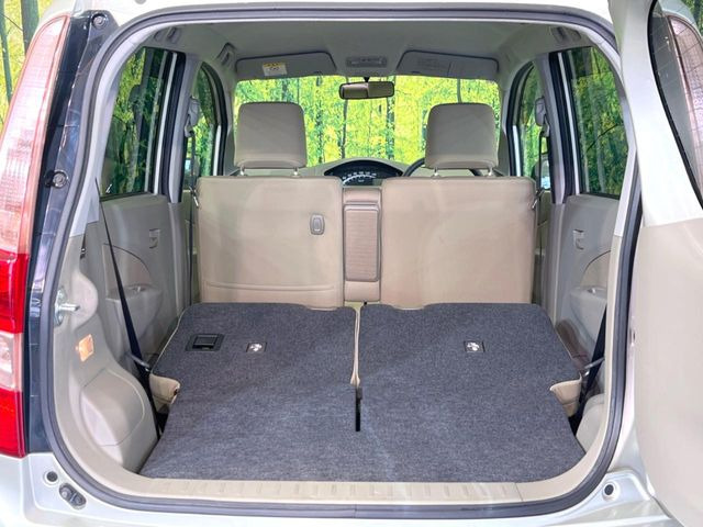 ���i�̂���������ʋ΁A���}���ɏ\���ȉ׎��X�y�[�X���m�ۂ��Ă���܂��B�Z�J���h�V�[�g��|���ƁA�傫�ȉו��̐ύڂ��\�ł���