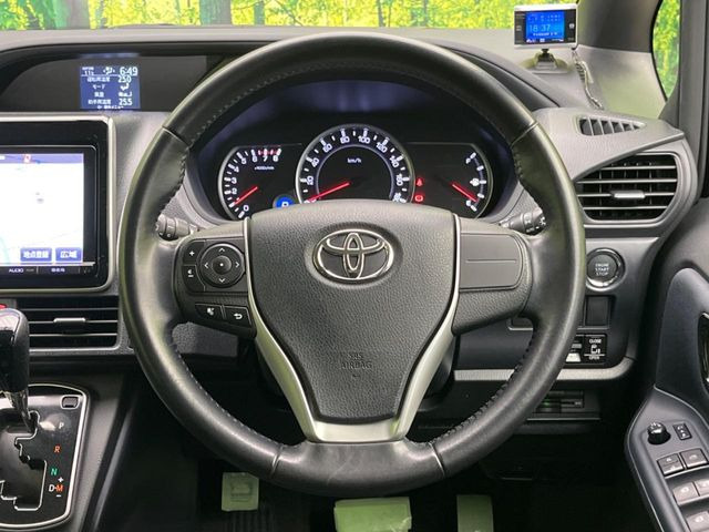 �y�����v�����X�e�A�����O�z�㎿�Ȋv���g�p���邱�ƂŁA��ɂ����������݂ƂĂ��^�]���₷���n���h���ł���