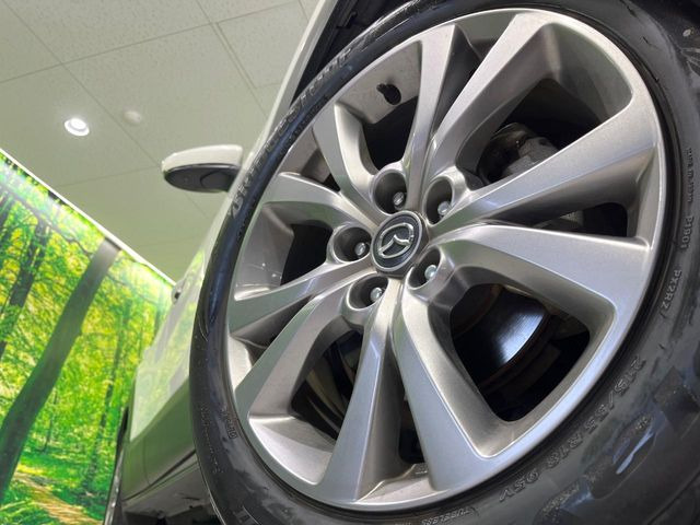 �y����18�C���`�A���~�z�C�[���z�O�ςɃ}�b�`���������A���~�z�C�[���𑕒����Ă���܂��B�e��ЊO�A���~�z�C�[����A�X�^�b�h���X�^�C�����戵�����Ă���܂��B���񂲑��k����������