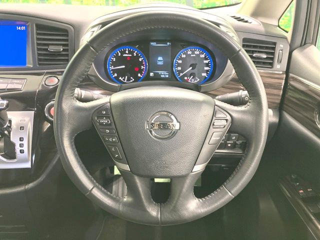 �y�����v�����X�e�A�����O�z�㎿�Ȋv���g�p���邱�ƂŁA��ɂ����������݂ƂĂ��^�]���₷���n���h���ł���