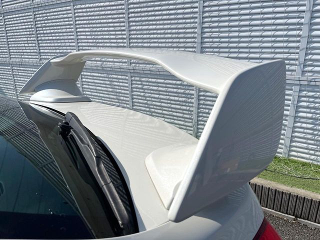 �y��^���A�E�C���O�z