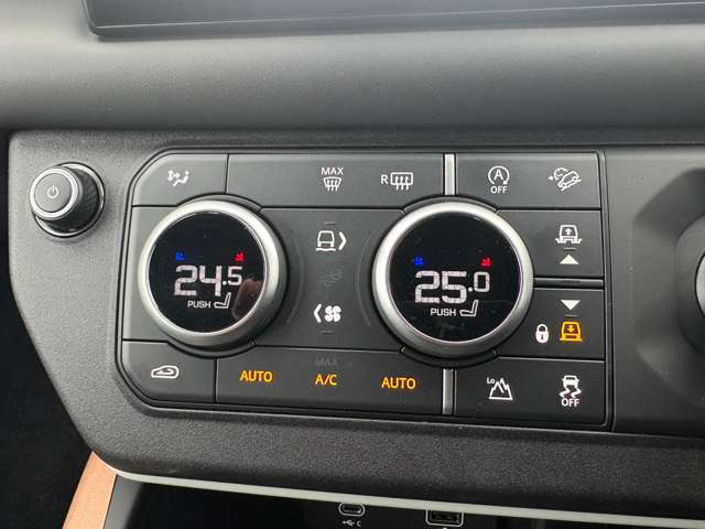 ディフェンダー110 X ダイナミック HSE 3.0L D300 ディーゼル 4WD