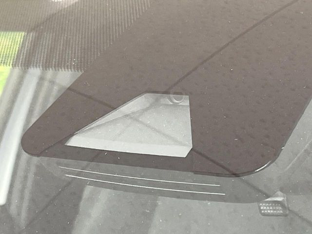 �y�g���^�Z�[�t�e�B�Z���X�z���s���ɑO���̎ԗ�����F�����A�Փ˂������Ȏ��͌x��ƃu���[�L�ŏՓˉ���Ɣ�Q�y�����A�V�X�g�B�����S�Ƀh���C�u�����y���݂��������܂��B