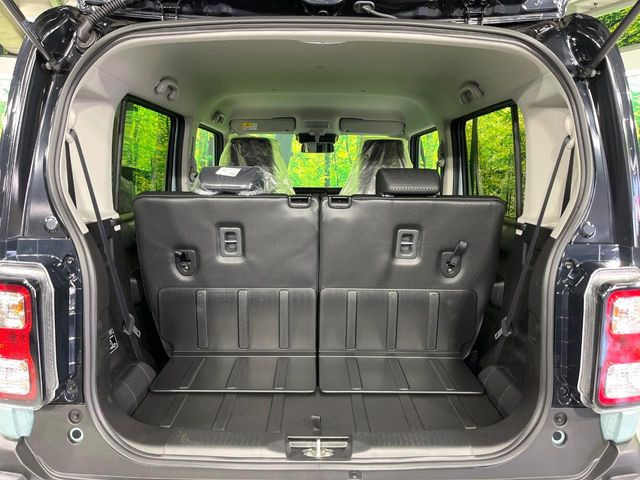 ���i�̂���������ʋ΁A���}���ɏ\���ȉ׎��X�y�[�X���m�ۂ��Ă���܂��B�Z�J���h�V�[�g��|���ƁA�傫�ȉו��̐ύڂ��\�ł���