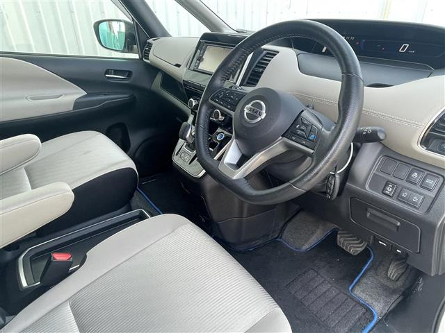 セレナ1.2 e-POWER ハイウェイスターV