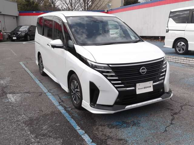 セレナ1.4 e-POWER ハイウェイスターV