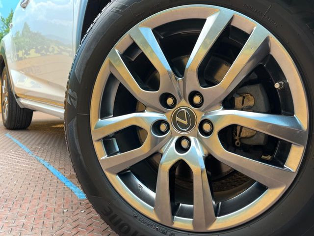 �y����18�C���`�A���~�z�C�[���z�O�ςɃ}�b�`���������A���~�z�C�[���𑕒����Ă���܂��B�e��ЊO�A���~�z�C�[����A�X�^�b�h���X�^�C�����戵�����Ă���܂��B���񂲑��k����������