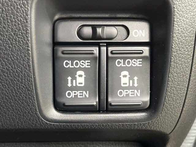 �y�����p���[�X���C�h�h�A�z�X�}�[�g�L�[��^�]�Ȃ̃X�C�b�`�Ō�ȗ����X���C�h�h�A�̊J���\���d��������͂����ăh�A���J����K�v�������A�����Ȃ��q�l�ł��ȒP�ɊJ���߂ł����K�ł���