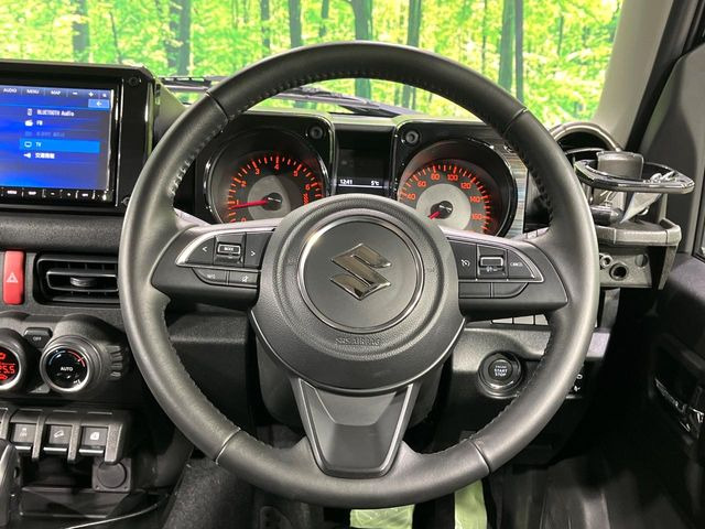 �y�����v�����X�e�A�����O�z�㎿�Ȋv���g�p���邱�ƂŁA��ɂ����������݂ƂĂ��^�]���₷���n���h���ł���