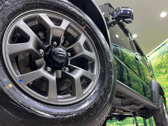 �y����15�C���`�A���~�z�C�[���z�O�ςɃ}�b�`���������A���~�z�C�[���𑕒����Ă���܂��B�e��ЊO�A���~�z�C�[����A�X�^�b�h���X�^�C�����戵�����Ă���܂��B���񂲑��k����������