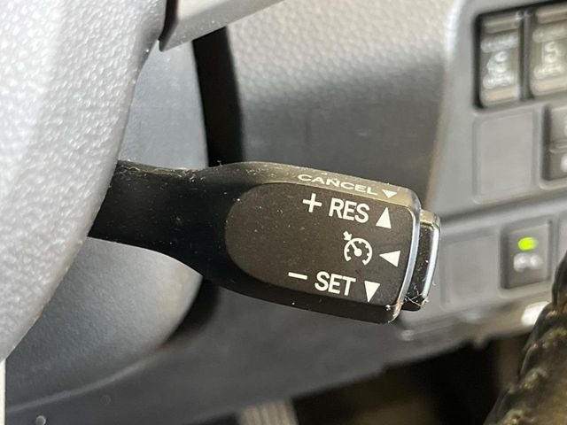 �y�N���[�Y�R���g���[���z�������H�����N���N���s�B�A�N�Z���𗣂��Ă���葬�x�ő��s���ł��A�������^�]���̕��S���y��!�����E�������ȒP�ȃX�C�b�`����Œ����ł��܂��B