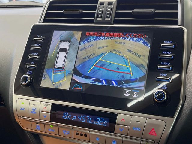 �y�p�m���~�b�N�r���[���j�^�[�z��p�̃J�����ɂ��A�ォ�猩���낵���悤�Ȏ��_��360�x�N���}�̎��͂��m�F���邱�Ƃ��ł��܂������p�������m�F���₷���A�����ꏊ�ł̐؂�Ԃ��⒓�Ԃ��X���[�Y�ɍs���܂��B