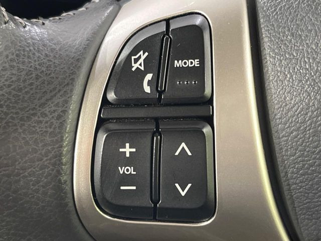 �y�X�e�A�����O�X�C�b�`�z�^�]���A�O������ڐ������炷���ƂȂ��A�I�[�f�B�I���̑��삪�\�ȕ֗��@�\!���S&���K�ȃh���C�u�����o���Ă���܂���