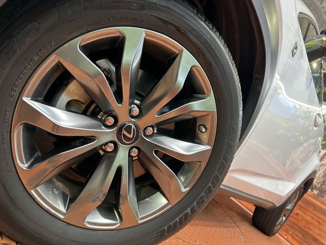 �y����18�C���`�A���~�z�C�[���z�O�ςɃ}�b�`���������A���~�z�C�[���𑕒����Ă���܂��B�e��ЊO�A���~�z�C�[����A�X�^�b�h���X�^�C�����戵�����Ă���܂��B���񂲑��k����������