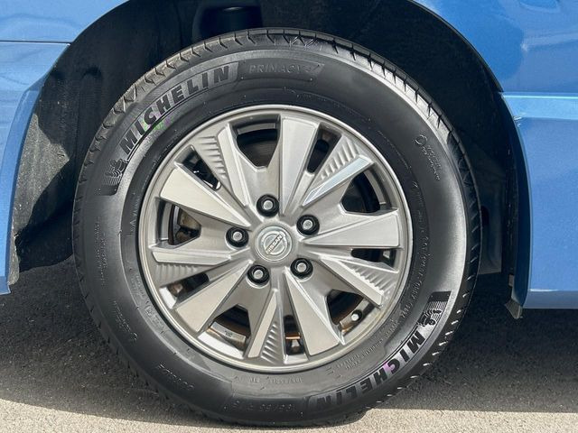 �y����15�C���`�A���~�z�C�[���z�O�ςɃ}�b�`���������A���~�z�C�[���𑕒����Ă���܂��B�e��ЊO�A���~�z�C�[����A�X�^�b�h���X�^�C�����戵�����Ă���܂��B���񂲑��k����������