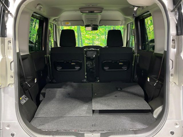 ���i�̂���������ʋ΁A���}���ɏ\���ȉ׎��X�y�[�X���m�ۂ��Ă���܂��B�Z�J���h�V�[�g��|���ƁA�傫�ȉו��̐ύڂ��\�ł���