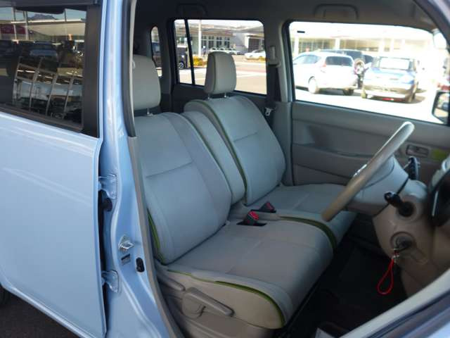 �O������͑z�������Ȃ��قǍL���ԓ���Ԃł��B�������ƍ���܂��B�^�]�Ȃɂ̓V�[�g���t�^�[���t���Ă��܂��̂ō����ɂ��킹�ăh���C�r���O�|�W�V���������߂��܂��B