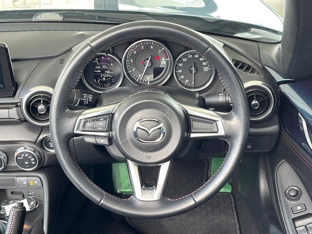 �y�����v�����X�e�A�����O�z�㎿�Ȋv���g�p���邱�ƂŁA��ɂ����������݂ƂĂ��^�]���₷���n���h���ł���