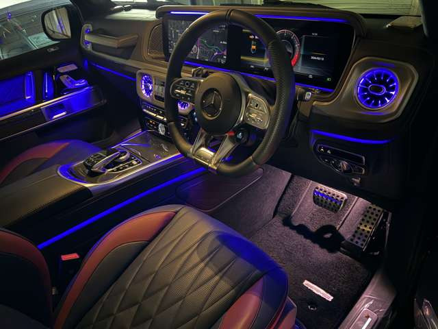 �A���r�G���g�G�A�E�H���b�g(�G�A�R�������o������LED�Ɩ��Ō���܂�)