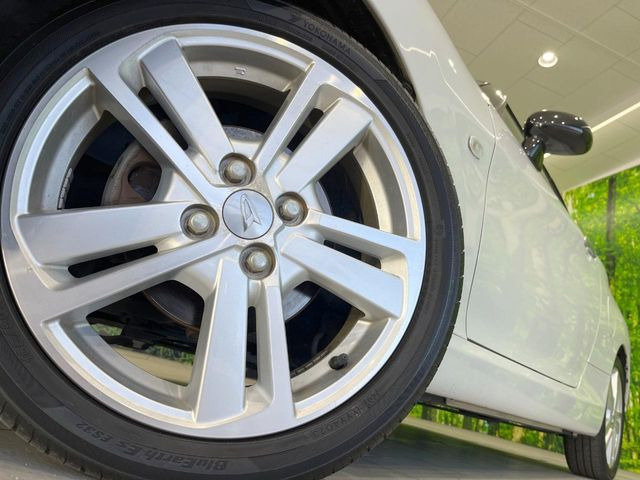 �y����16�C���`�A���~�z�C�[���z�O�ςɃ}�b�`���������A���~�z�C�[���𑕒����Ă���܂��B�e��ЊO�A���~�z�C�[����A�X�^�b�h���X�^�C�����戵�����Ă���܂��B���񂲑��k����������