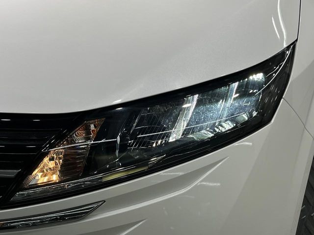 �yLED�w�b�h���C�g�z���V����ԑ��s�����ǍD�Ȏ��E���m�ۂ����S���ĉ^�]�ł��鍂�P�xLED�w�b�h���C�g�𑕔�!�_�����x�������A����d�͂��}�����Ă��܂��B